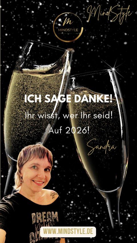 Mein 2025 war wild, anders, anstrengend, lähmend, wunderbar, erdrückend, lehrreich und hat für mehr Klarheit und das Aufräumen alter Baustellen gesorgt. Gleichzeitig war es mein 8. Firmenjubiläum mit MindStyle. 

Hier teile ich ein buntes Sammelsurium an Projekten und Erinnerungen der letzten 8 Jahre mit Euch. Vielleicht findest Du Dich darin ja sogar wieder. Wenn ja, danke ich Dir, dass Du ein Teil meiner Reise warst und bist. 

Leider konnte ich lang nicht alle aufnehmen, es waren einfach zu viele, aber Ihr wisst, wer Ihr seid. DANKE!

Ich bin dankbar für alles, was ich anschauen, lernen und integrieren durfte....aber 2025 darf jetzt gehen...bitte!! 

Ich gehe positiv ins Neue Jahr, freue mich auf neue Abenteuer und hoffentlich weniger Schnappatmung. 😂

Kommt gut und gesund ins Neue Jahr! Wir sehen uns drüben. ✨🍀🥂❤️

#anniversary #mindstyle #happynewyear #dankbar #onlinebusiness